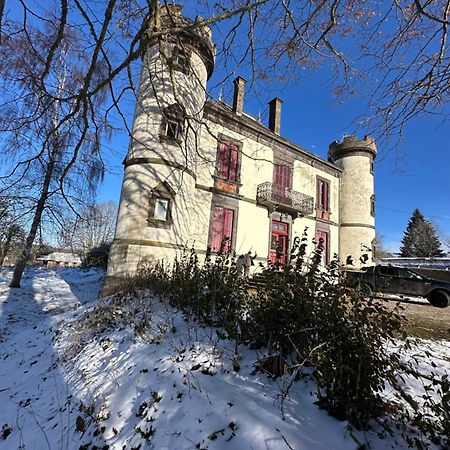 Le Chateau Giat المظهر الخارجي الصورة