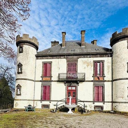 Le Chateau Giat المظهر الخارجي الصورة