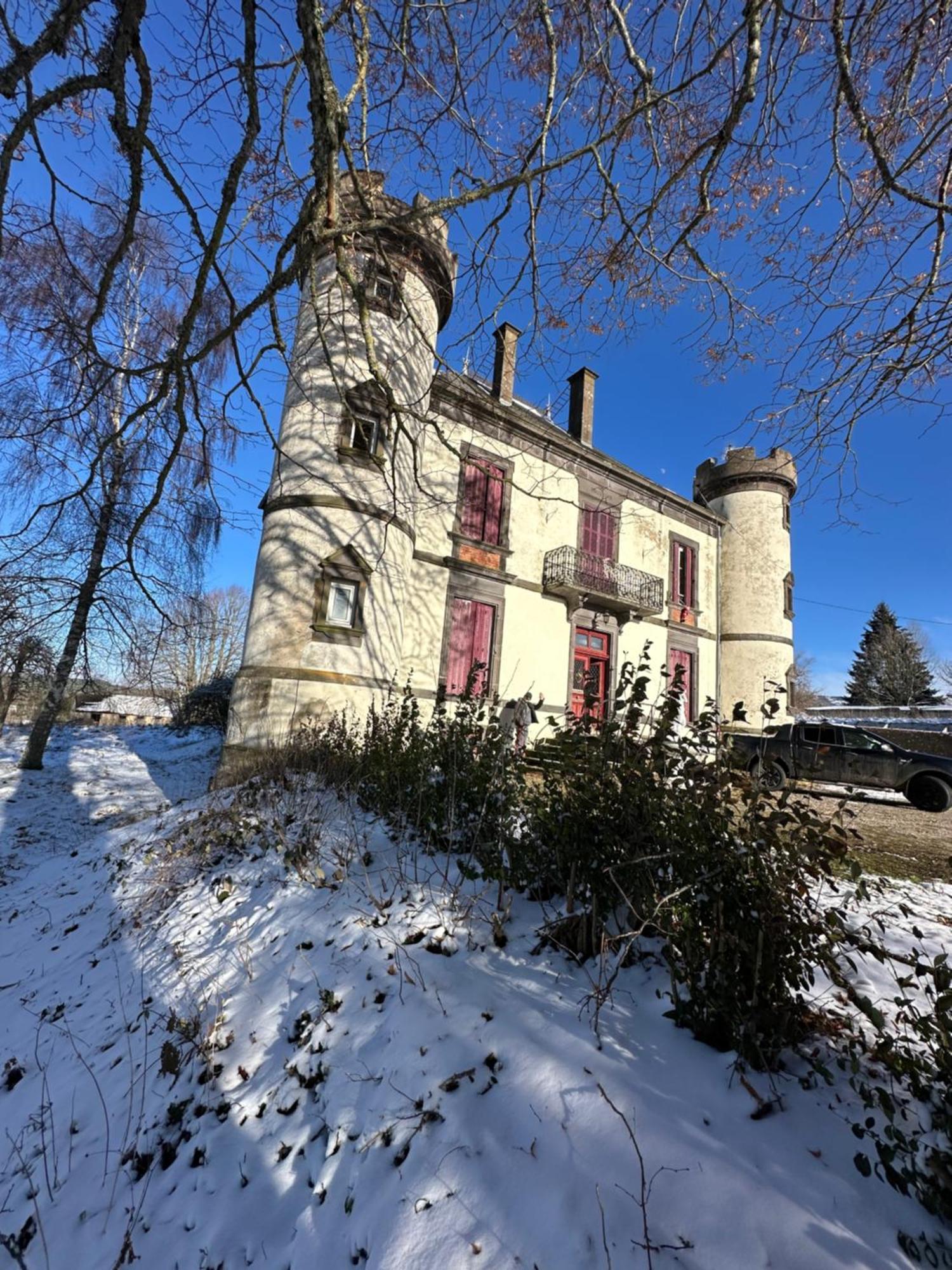 Le Chateau Giat المظهر الخارجي الصورة